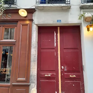 Apartamento Cosy 2 Pieces Typiquement Parisien A Notre-dame, París
